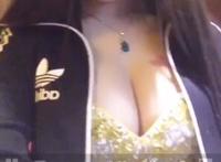 无遮挡胸大爆奶门图片 武汉大学爆奶门原图