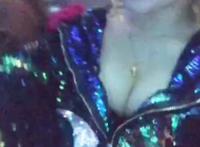 添蛋蛋的图片gif：美女吻男人的蛋蛋 色gif动态图片素材