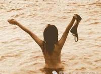 少女集体裸浴 最开放的男女集体裸泳图片：天体博客4风流图片