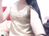 女模特被潜则视频gif：模特被摄影师扯掉浴巾