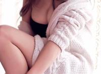 美女半裸私房写真一丝不挂的美女