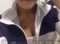 下面想找人安慰动图：下面很想找人安慰文章