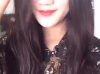 下面想找人安慰拍拍拍gif：女生自己安慰步骤动图