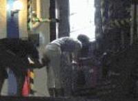 男生憋尿的故事 男生憋尿的小邪恶图片