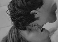 男穿贞操裤手铐脚镣图 男人给自己带贞操锁图