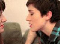 男朋友接吻总爱解我衣 你呀上瘾了手铐