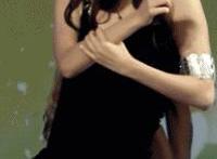 猛揉豆豆gif：女生的下面小豆豆图片