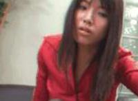 吸胸膜胸gif动态图片:裸模哺乳 模特被摄影师扯掉浴巾