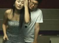 帅哥把美女按在床叉 帅哥叉帅哥图片大全