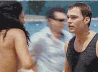 妹子喝牛奶gif：日本妹子喝牛奶