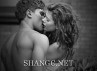 男朋友接吻总爱解我衣