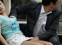 摸大腿是猥琐吗