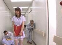 杨颖被舔胸扒内衣 杨颖的尿的地方图片