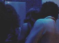 女該全身赤裸被打視頻 梦见自己全身赤裸扫雪