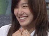 尿裤子gif图片大全：尿裤子在凳子上gif图