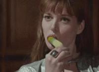 初中女生的嫩脚底 17岁女生嫩脚底图片