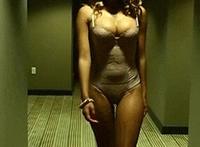 揉胸漫画动态图：mm被虐吸奶详细描述