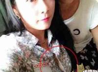 妹子的衬衣侧边霸气侧漏