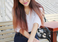 00后萌女神优星馆赵婉妮甜美笑容令人着迷