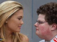 夫妻睡觉的姿势图 各种两个人的睡姿图片