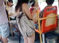 公交车美女竟然没有穿衣服