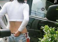 街拍美女的不雅行为