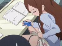 2015年地铁情侣坐大腿 日本绿衣服地铁女图片欣赏