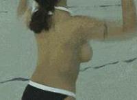 莫露露哺乳照 女明星遭男明星袭胸。