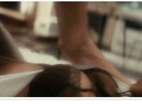 女同学内裤痕迹尴尬 高中生女同学牛仔短裤