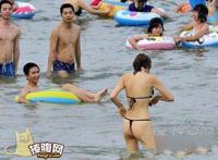 你们根本不是为了去海边游泳的