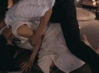 罪犯睡了董事长女儿 总裁轻点我怕疼