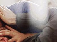 叔叔骑妈妈的故事 叔叔压在妈妈身上喊叫