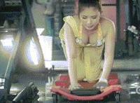 高中生牛仔裤舞蹈视频 林允儿牛仔裤紧身裤