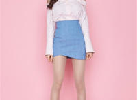 透视校服看见胸罩作文 我看老师胸罩里有蟑螂 在班主任家睡觉