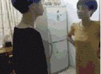 妹汁尿裤子动态图 动漫校花尿裤子图片 动漫尿裤子全集大全