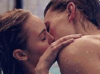 脚心上涂奶的作文 挠脚心电影特工 往女生脚心抹牙膏