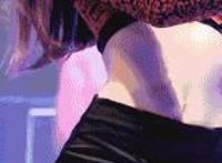 腹泻拉裤子美女 美女大便在裤裆 紧身牛仔裤拉裤子吧