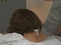 邪恶健身教练动态图片：韩国c9瑜伽揩油 被瑜伽教练揩油女学员