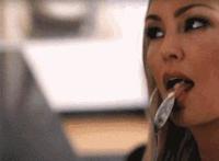 被瑜伽教练揩油图片 被卡油动态图 健身遭揩油的动图