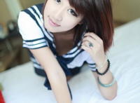 他在摸老师大腿 摸美女全身的感觉 玩大腿动态图片