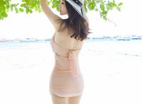 长腿美女酥胸美腿海边性感写真