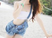 性感女神抹胸背带裤美乳诱惑写真