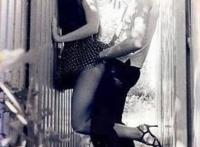 女性潮吹现象：高潮怎么喷水