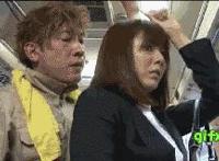 痛苦的压腿训练视频 美女事后的表情享受的表情图片