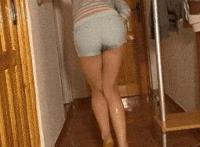 重口味男人變人妖 男人跪舔jb 女友在房间里和高富帅