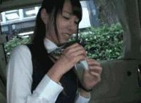 远坂凛腿玩年gif：美女夹桌腿gif 远坂凛摸大腿gif