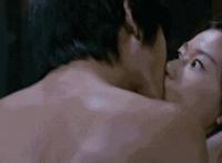 回家发现老婆跟av动态图 尾田荣一郎av老婆 老婆回家后膝盖红印