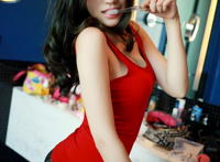 意大利金发美女图片 日本人联想金发美女 带枪美女图集