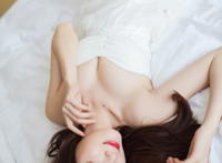 baby裸睡全身照片曝光 angelababy的裸睡照片 baby裸睡穿胸罩