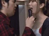 女性站立小便器 女用站立小便使用教程 女性解小便图片